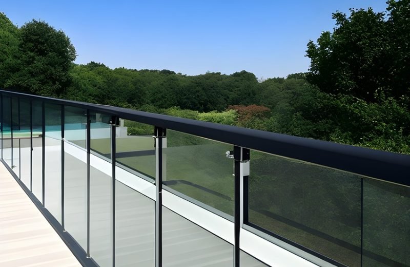 bottom balcony img